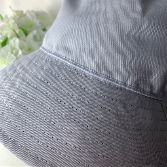 Alice & Olivia Bucket Hat Reversible Navy/White - Picture 11 of 11